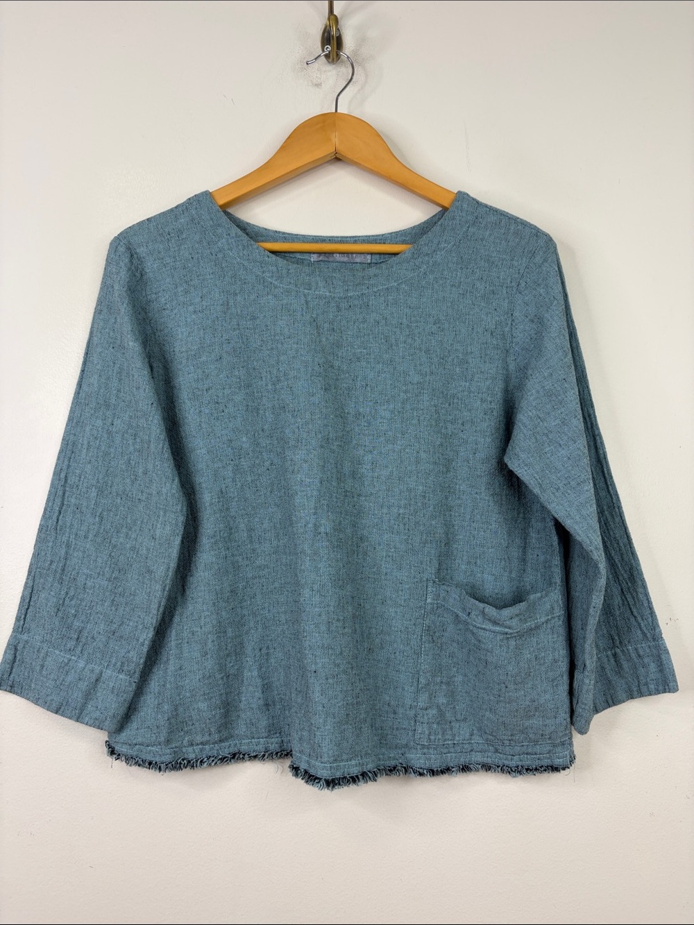Cut Loose Top Womens Medium Blue Cotton Linen 3/4 Sleeve Raw Hem Pocket Shirt
